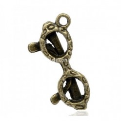Metalinė dekoracija-pakabukas akiniai  B13464  22x11mm, antikinio žalvario